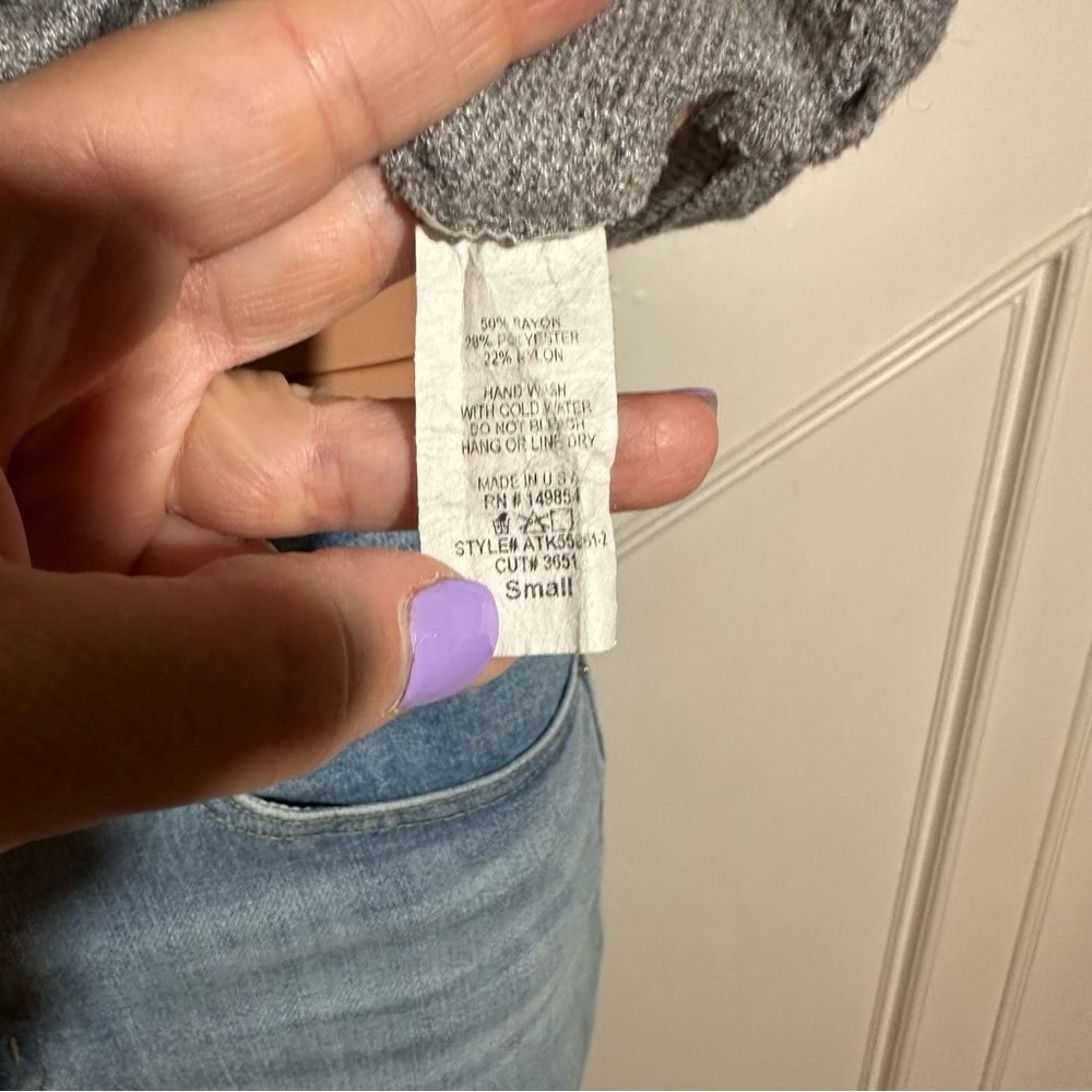 Gray knit twist front top - Picture 11 of 11